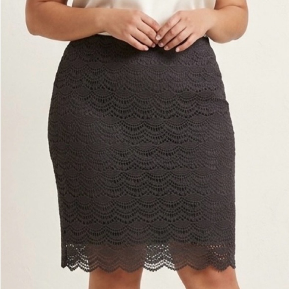 NEW Crochet Lace Scalloped Black Pencil Skirt Sz 14 Cocktail Party Professional